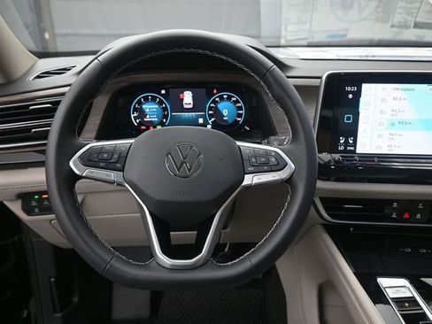 New 2026 Volkswagen Atlas SEL image 7