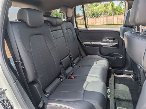 Used 2022 Mercedes-Benz GLB 250 image 28