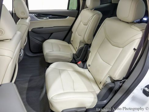 Used 2020 Cadillac XT6 Premium Luxury image 11