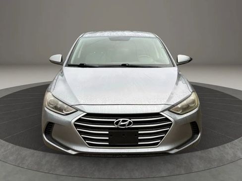 Used 2017 Hyundai Elantra SE image 2