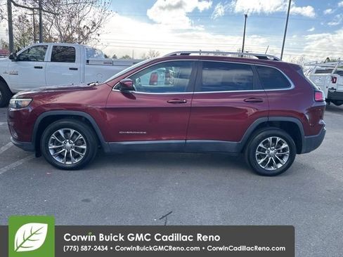 Used 2019 Jeep Cherokee Latitude Plus w/ Comfort/Convenience Group image 3