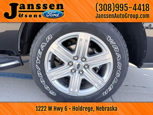 Used 2020 Ford Expedition XLT w/ Equipment Group 202A RWD image 30
