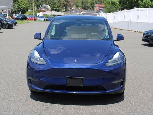 Used 2023 Tesla Model Y Long Range AWD/4WD image 2