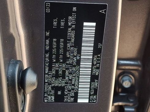 Used 2023 Toyota Highlander XLE AWD/4WD image 20