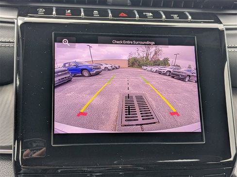 New 2025 Jeep Grand Cherokee Altitude image 21