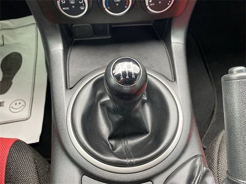 Used 2013 MAZDA MX-5 Miata Sport image 21