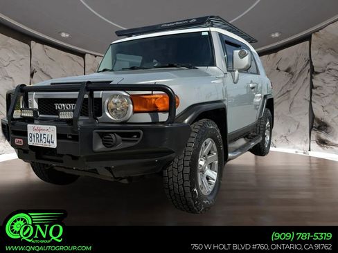 Used 2014 Toyota FJ Cruiser 4WD w/ Upgrade Package image 1