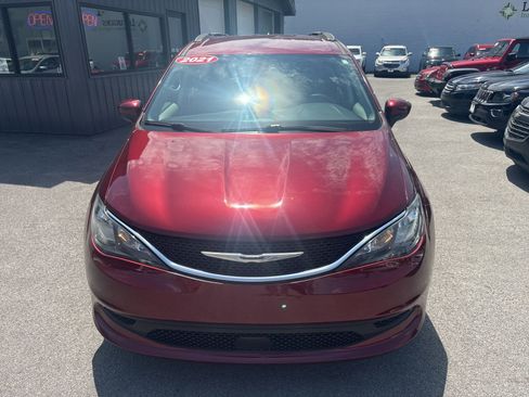 Used 2021 Chrysler Voyager Lxi FWD image 8