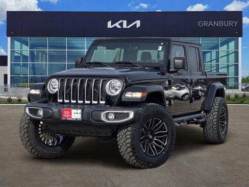 Used 2020 Jeep Gladiator Overland w/ Popular Equipment Package AWD/4WD image 1