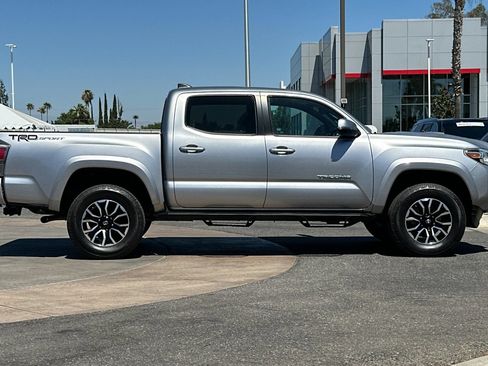 Used 2020 Toyota Tacoma TRD Sport w/ Technology Package RWD image 3
