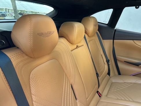 Used 2021 Aston Martin DBX AWD/4WD image 34