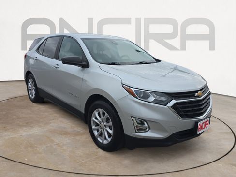 Used 2021 Chevrolet Equinox LS w/ LS Convenience Package image 4