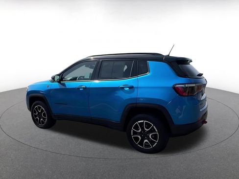 Used 2025 Jeep Compass Trailhawk AWD/4WD image 10