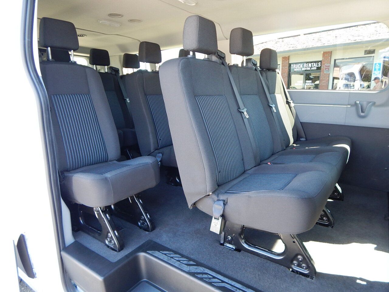 Used 2018 Ford Transit 350 XL RWD image 4
