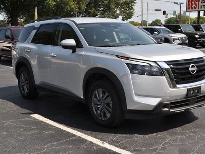 Used 2024 Nissan Pathfinder SV