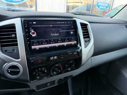 Used 2014 Toyota Tacoma 4x4 Double Cab w/ SR5 Package image 15