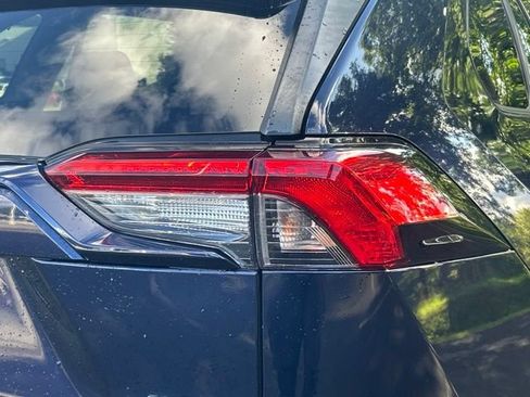 Used 2020 Toyota RAV4 XLE w/ Convenience Package AWD/4WD image 9