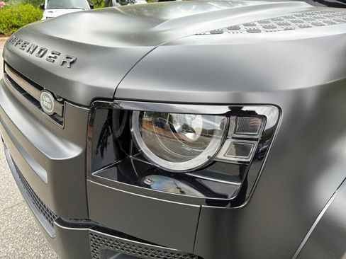 Used 2023 Land Rover Defender 110 AWD/4WD image 26