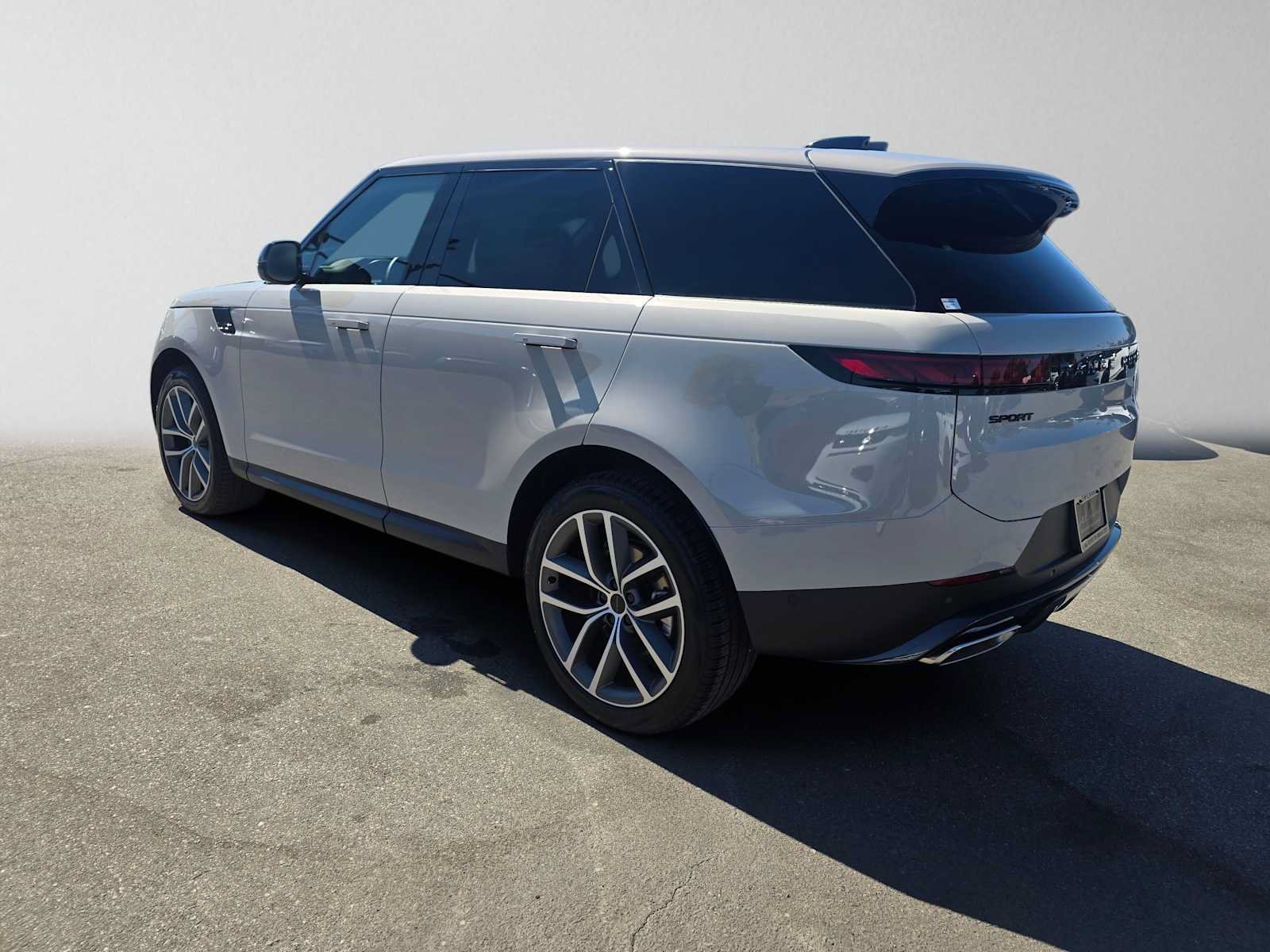 New 2027 Land Rover Range Rover Sport SE AWD/4WD image 3