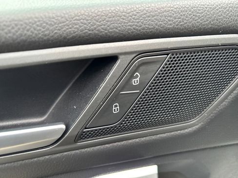 Used 2021 Volkswagen Tiguan S AWD/4WD image 10