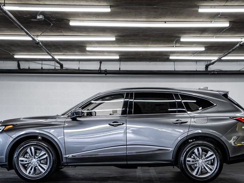 New 2026 Acura MDX SH-AWD image 2