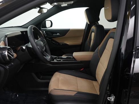 Used 2025 Chevrolet Equinox ACTIV image 14