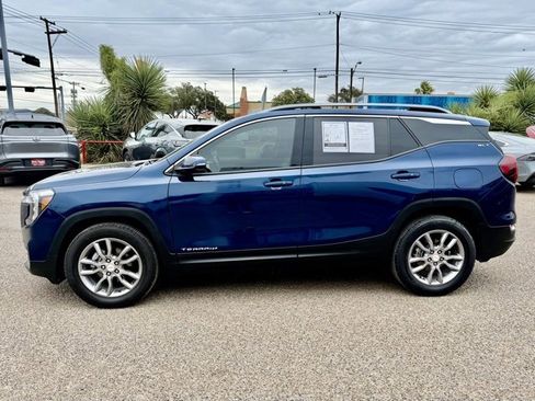 Used 2022 GMC Terrain SLT w/ LPO, Floor Liner Package image 4