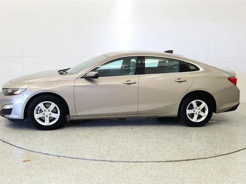 Used 2025 Chevrolet Malibu LS FWD image 4