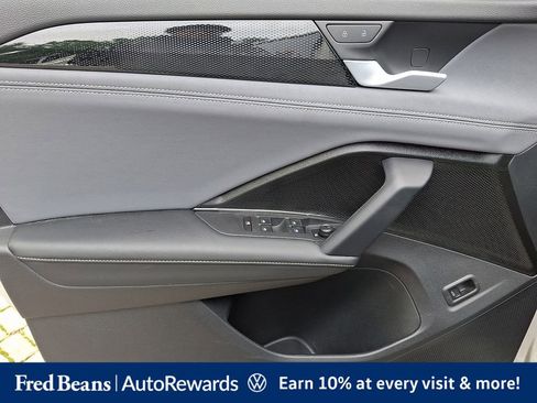 Certified 2025 Volkswagen Tiguan SE R-Line AWD/4WD image 13