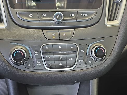 Used 2024 Chevrolet Malibu LT FWD image 22