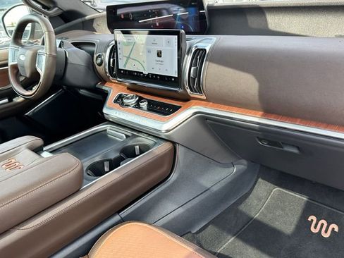 Used 2025 Ford Expedition King Ranch image 11