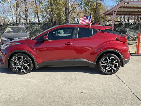 Used 2018 Toyota C-HR image 13