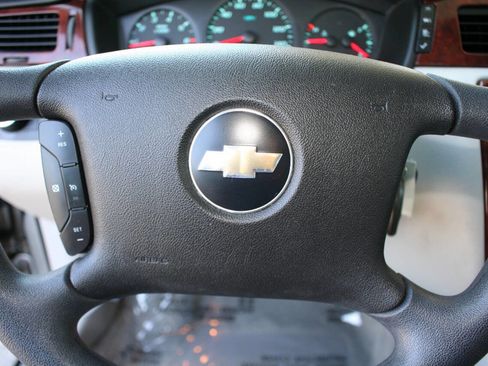 Used 2009 Chevrolet Impala LS image 15