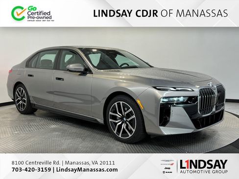 Used 2024 BMW 740i image 1