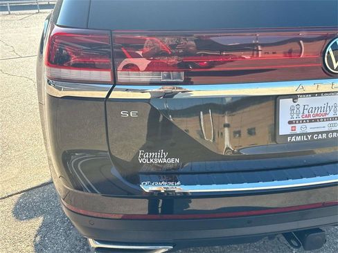 New 2026 Volkswagen Atlas SE FWD image 8