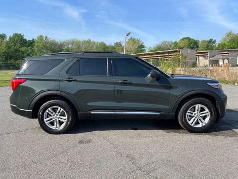 Used 2023 Ford Explorer XLT image 8