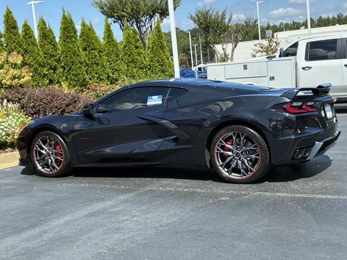 Used 2023 Chevrolet Corvette Stingray Premium Cpe w/ Z51 Performance Package RWD image 10