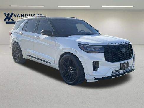 Used 2025 Ford Explorer ST w/ Sun And Sound Package image 9