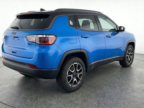 Used 2025 Jeep Compass Trailhawk AWD/4WD image 9