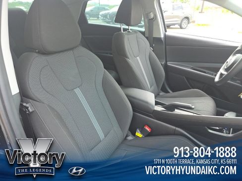 Used 2024 Hyundai Elantra SE FWD image 21
