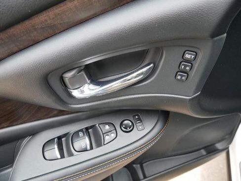 Certified 2024 Nissan Murano Platinum w/ Cargo Package image 18