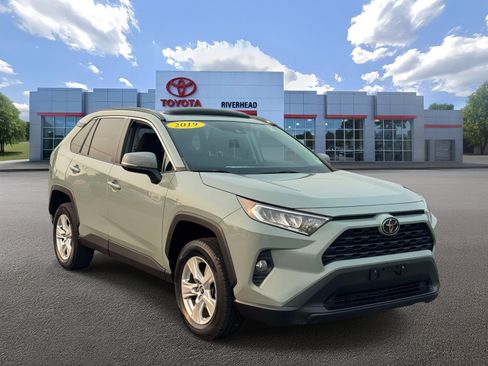Used 2019 Toyota RAV4 XLE w/ Convenience Package AWD/4WD image 2