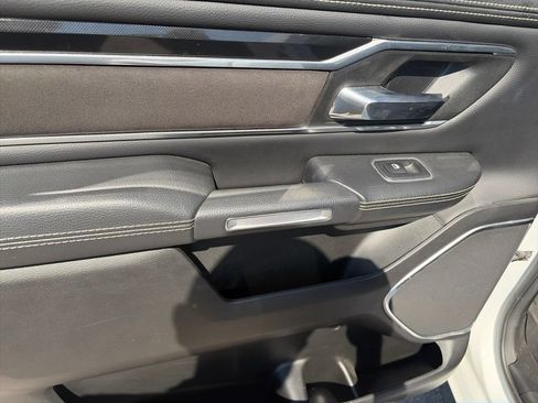 Used 2022 RAM 1500 Laramie AWD/4WD image 12