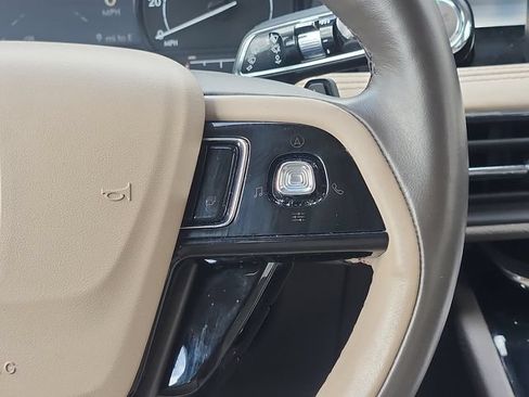 Used 2022 Lincoln Corsair AWD w/ Premium Package image 15
