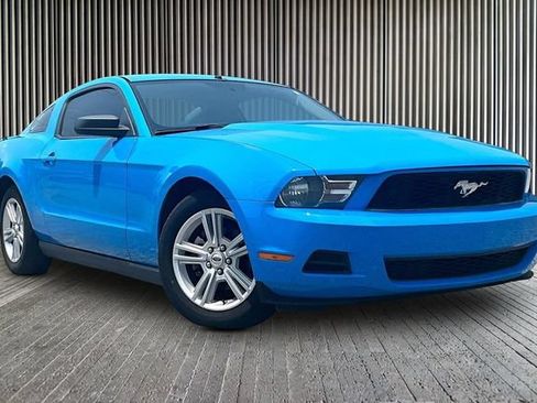 Used 2010 Ford Mustang Coupe RWD image 10