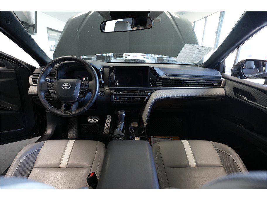 Used 2025 Toyota Camry SE FWD image 13
