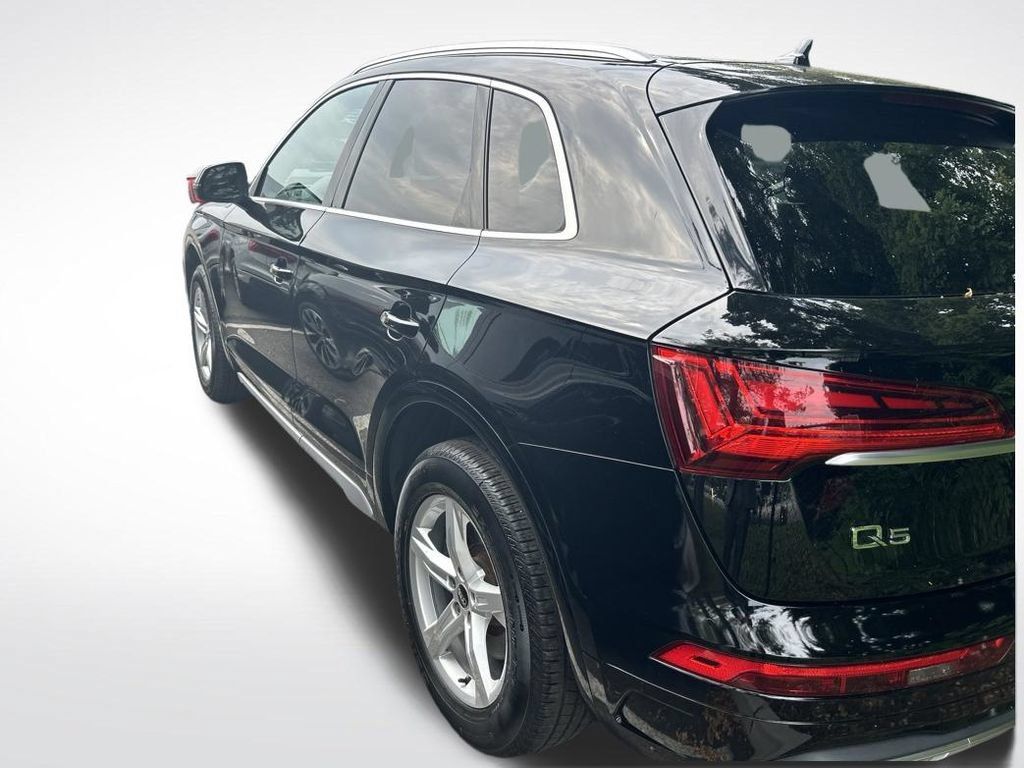 Used 2023 Audi Q5 2.0T Premium w/ Convenience Package AWD/4WD image 3