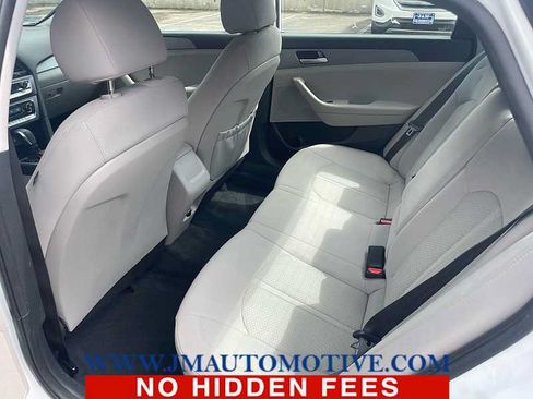 Used 2018 Hyundai Sonata SE FWD image 3
