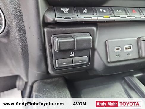 Used 2022 GMC Sierra 2500 Denali w/ Denali Black Diamond Edition image 28