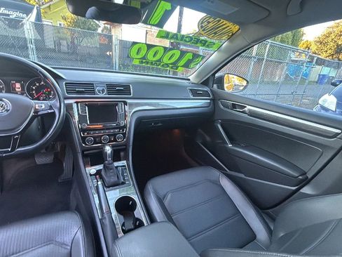 Used 2017 Volkswagen Passat 1.8T SE image 23